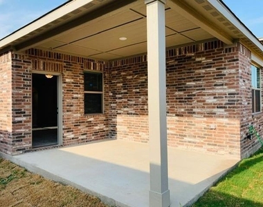116 Emma Drive - Photo Thumbnail 16