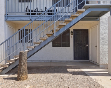 3635 N 37th Street - Photo Thumbnail 3
