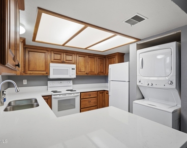 3635 N 37th Street - Photo Thumbnail 9