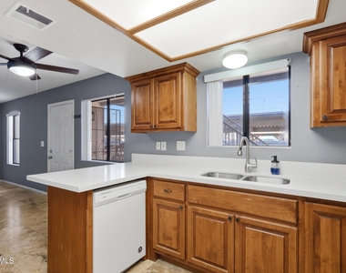 3635 N 37th Street - Photo Thumbnail 10