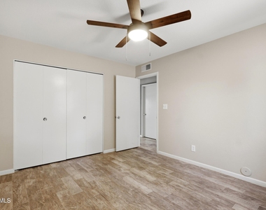 3635 N 37th Street - Photo Thumbnail 14