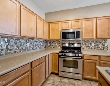 15273 W Roanoke Avenue - Photo Thumbnail 8