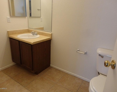 11214 W Pierce Street - Photo Thumbnail 20