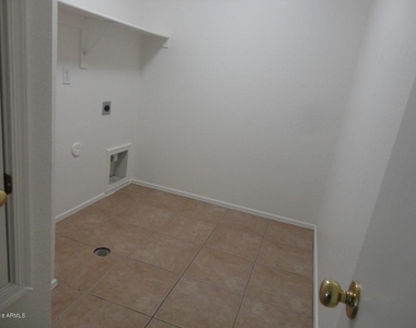 11214 W Pierce Street - Photo Thumbnail 19