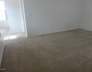 11214 W Pierce Street - Photo Thumbnail 22