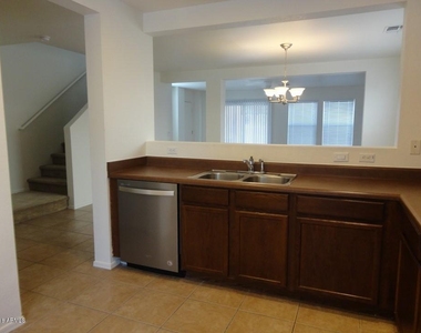 11214 W Pierce Street - Photo Thumbnail 6