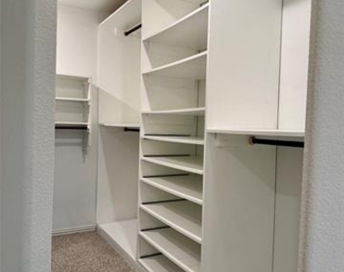 1425 Rolling Fox Drive - Photo Thumbnail 17