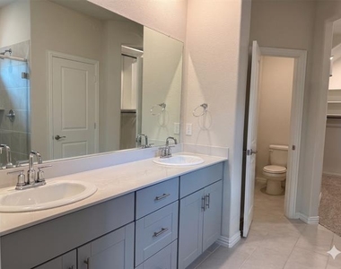 1425 Rolling Fox Drive - Photo Thumbnail 14