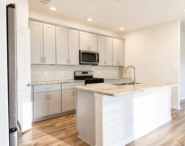 1425 Rolling Fox Drive - Photo Thumbnail 4