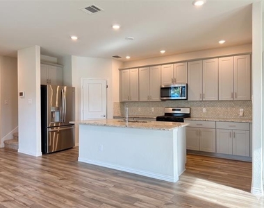 1425 Rolling Fox Drive - Photo Thumbnail 5