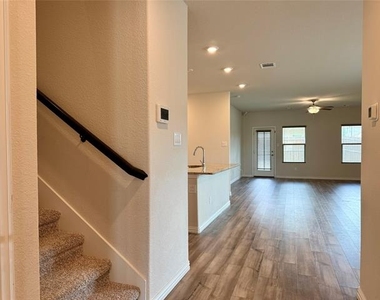 1425 Rolling Fox Drive - Photo Thumbnail 18