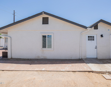 2802 N 36th Street - Photo Thumbnail 1
