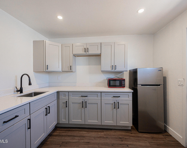 2802 N 36th Street - Photo Thumbnail 8