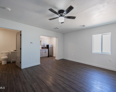2802 N 36th Street - Photo Thumbnail 5