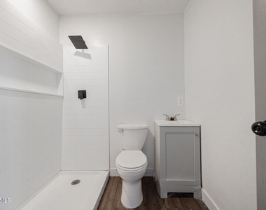 2802 N 36th Street - Photo Thumbnail 10
