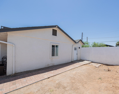 2802 N 36th Street - Photo Thumbnail 2