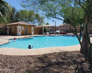 2644 N 73rd Glen - Photo Thumbnail 20