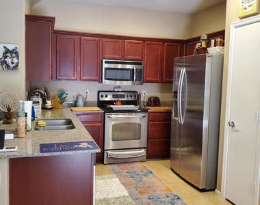 2644 N 73rd Glen - Photo Thumbnail 2