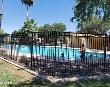 2644 N 73rd Glen - Photo Thumbnail 19