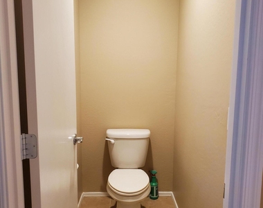2644 N 73rd Glen - Photo Thumbnail 14