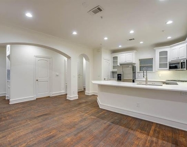 4110 Mckinney Avenue - Photo Thumbnail 7