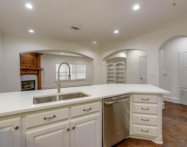 4110 Mckinney Avenue - Photo Thumbnail 9