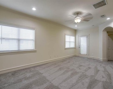 4110 Mckinney Avenue - Photo Thumbnail 13