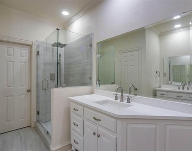 4110 Mckinney Avenue - Photo Thumbnail 14