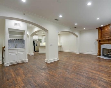 4110 Mckinney Avenue - Photo Thumbnail 2