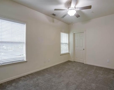 4110 Mckinney Avenue - Photo Thumbnail 18