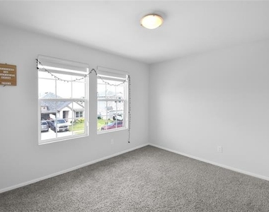 728 Rusty Spurs Place - Photo Thumbnail 12