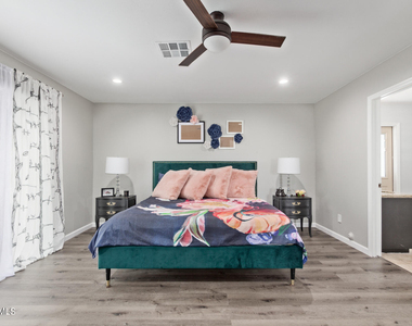 4912 E Friess Drive - Photo Thumbnail 16
