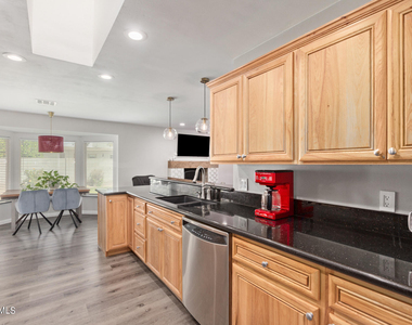 4912 E Friess Drive - Photo Thumbnail 13