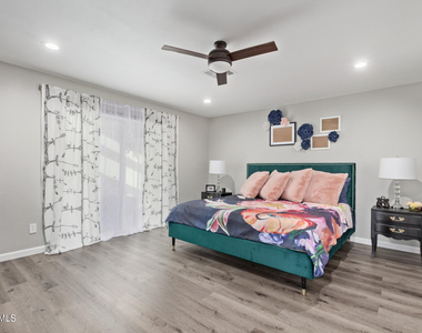 4912 E Friess Drive - Photo Thumbnail 18