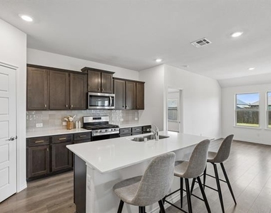 230 Mockingbird Way - Photo Thumbnail 8
