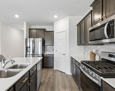 230 Mockingbird Way - Photo Thumbnail 10