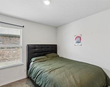 230 Mockingbird Way - Photo Thumbnail 6