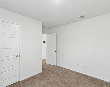 230 Mockingbird Way - Photo Thumbnail 3