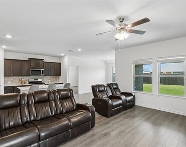 230 Mockingbird Way - Photo Thumbnail 15