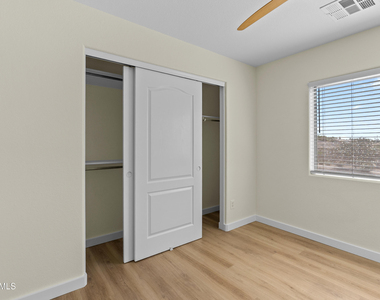 14369 W Lexington Avenue - Photo Thumbnail 22