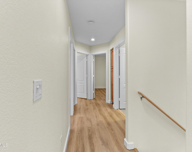 14369 W Lexington Avenue - Photo Thumbnail 13