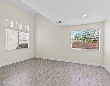 14369 W Lexington Avenue - Photo Thumbnail 4