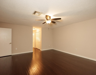 7251 Nw 24th Court - Photo Thumbnail 13
