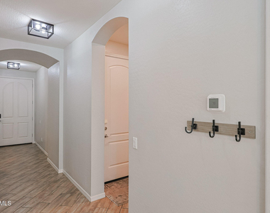 15269 W Pierce Street - Photo Thumbnail 11