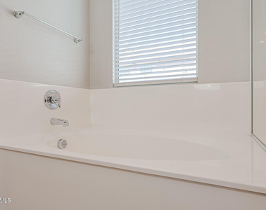 15269 W Pierce Street - Photo Thumbnail 24