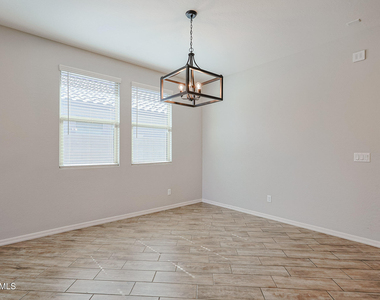 15269 W Pierce Street - Photo Thumbnail 7