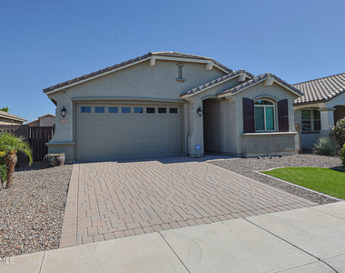 15269 W Pierce Street - Photo Thumbnail 2