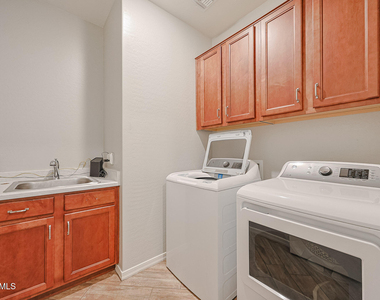 15269 W Pierce Street - Photo Thumbnail 17