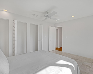 4989 Pineview Circle - Photo Thumbnail 10