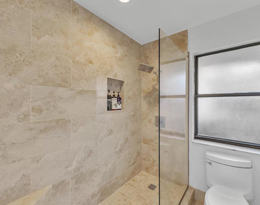 4989 Pineview Circle - Photo Thumbnail 9